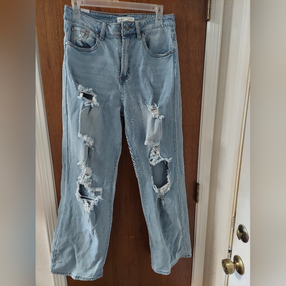 Almost Famous wide leg ripped jeans. Size 7